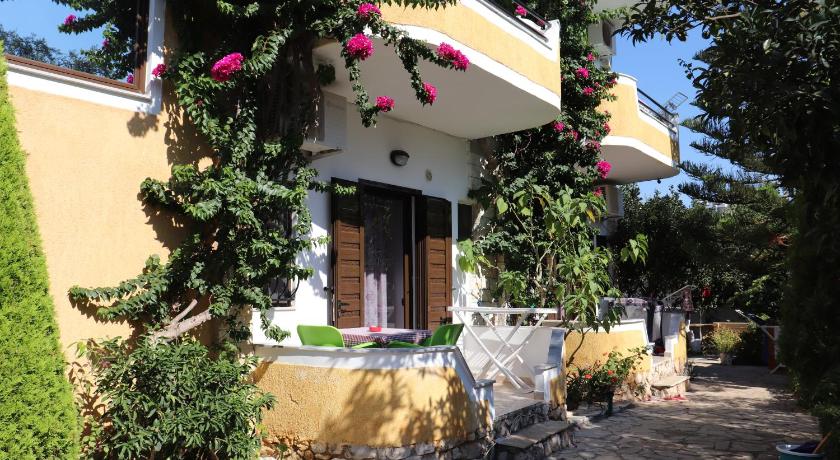 Flower Garden Villa photo