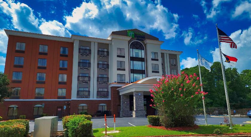 Holiday Inn Express Hotel & Suites - Wilson - Downtown photo