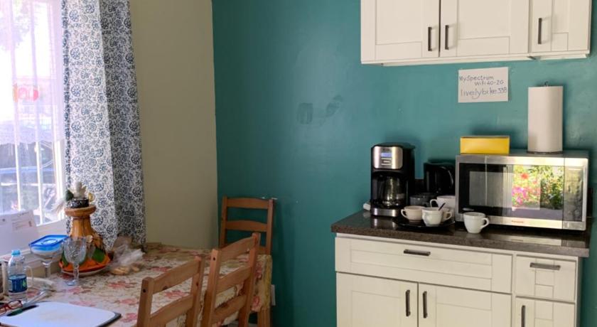 LAX guest house photo