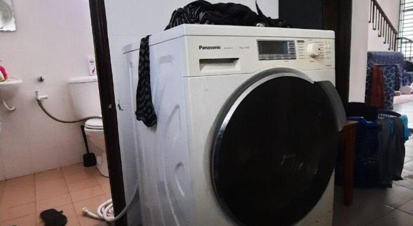 Tana Merah MS HOMESTAY JELI 3-Star Guesthouse exterior