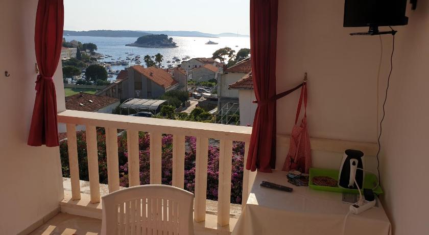 Apartments & Rooms Zlatica Hvar photo