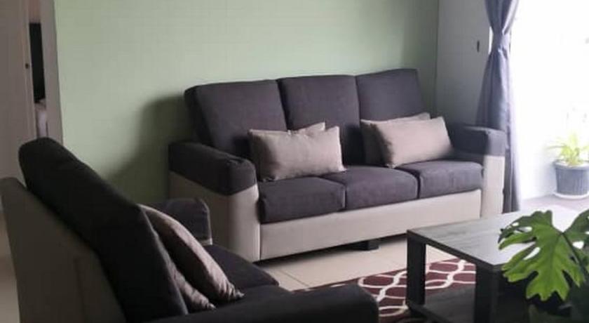 Homestay S1311 (4Room) @ Golden Hills Night Market photo