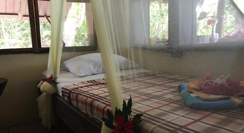 Image of Bungalow with Ensuite 2