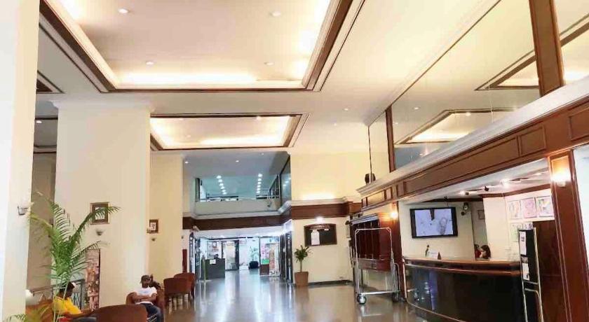 cozy apartment central bangkok 25th floor beautifull balcony photo