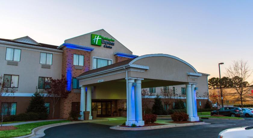 Holiday Inn Express Hotel And Suites Kinston