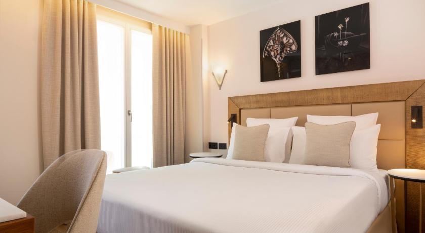 Hotel Des Champs Elysees photo