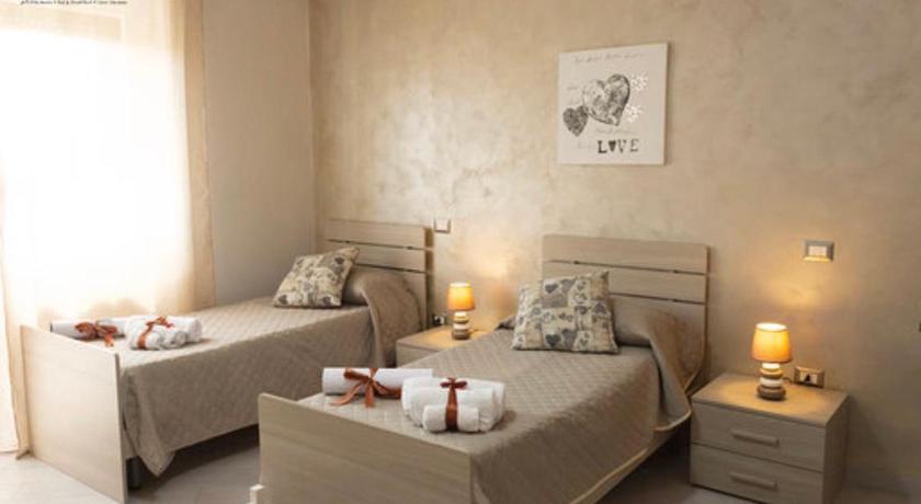 カンポバッソ Residenza Matteotti 3つ星 ホテル プール