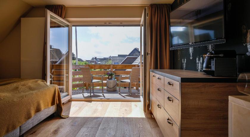 Image of Two-Bedroom Deluxe Apartment 6