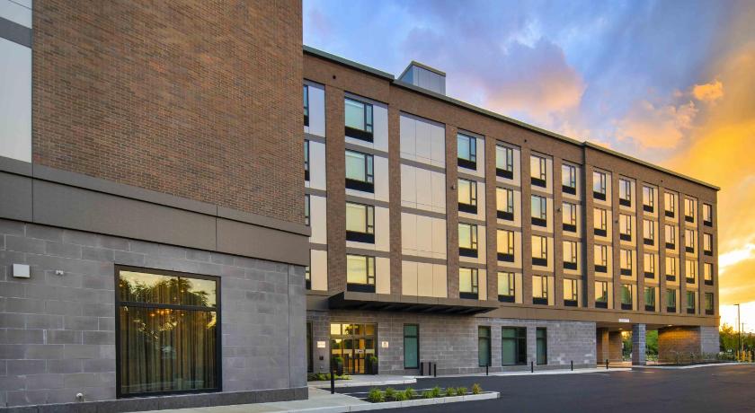 Staybridge Suites Boston Logan Airport - Revere