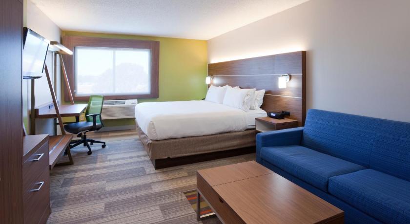 Holiday Inn Express Hotel & Suites Minneapolis-Golden Valley