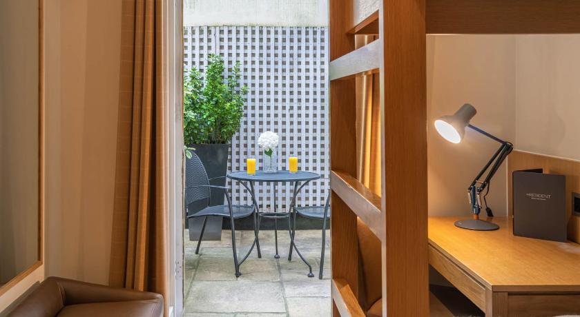 The Resident Kensington (formerly The Nadler Kensington)