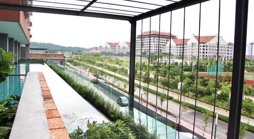 Bell Suites Deluxe Studio @ 2-4 Pax Sepang Moka - image 5