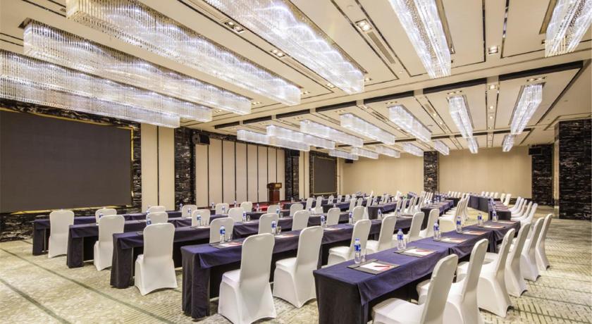 Suzhou Ramada Plaza Qiandeng Kunshan Hotel suite