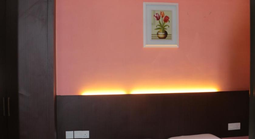 Image of Deluxe Queen Room 3