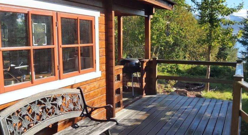 Bakkakot 1 - Cozy Cabins in the Woods photo
