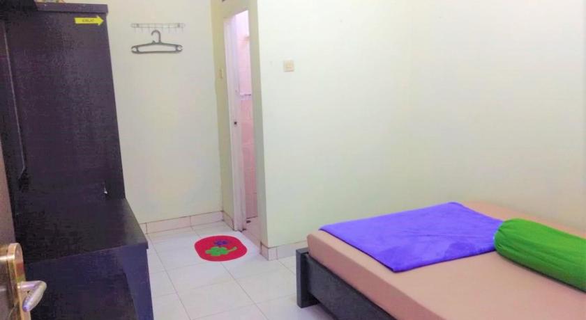 Poetri Guest House Syariah Near Kebun Raya Bogor photo