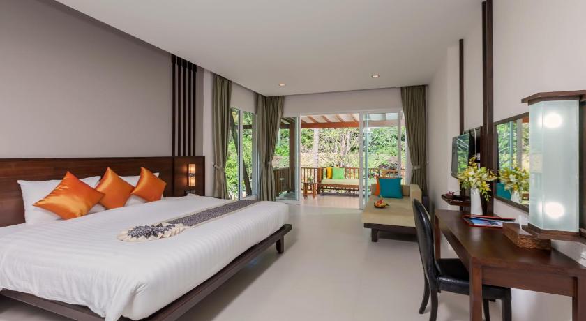 Image of Grand Deluxe King Bed 3