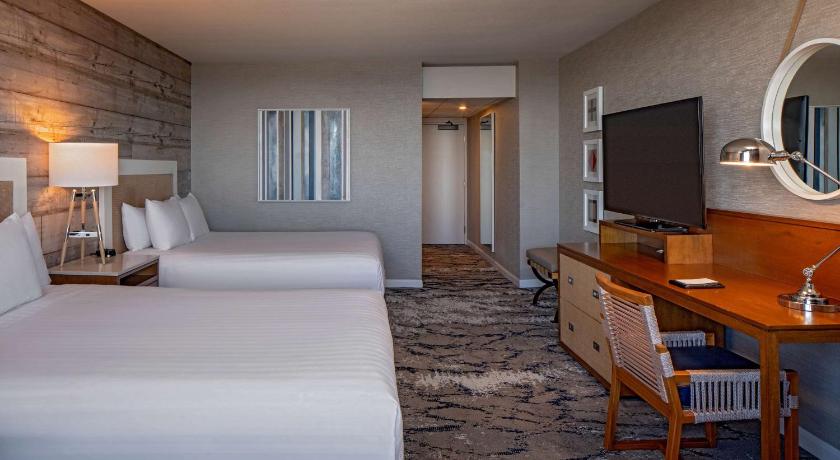 Image of 2 Queen Beds Ocean View 3