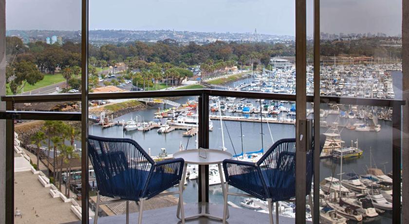 Image of 1 King Bed Marina View 3