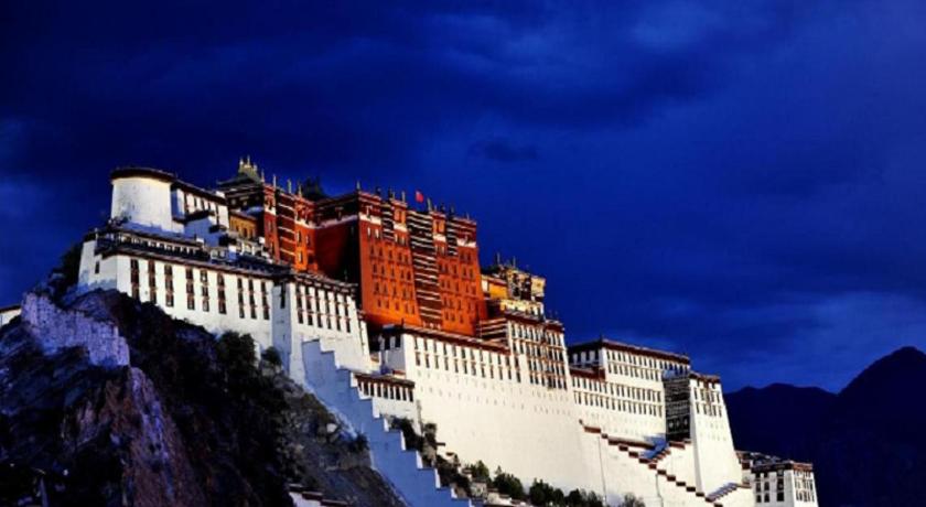 라싸 Lavande Hotel (Lhasa City Government Xizang University Branch) 호텔 외관