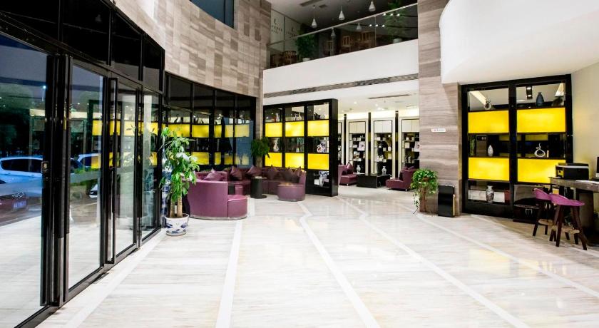 난창 Lavande Hotel Nanchang West Railway Station Xinjian Branch 호텔 로비