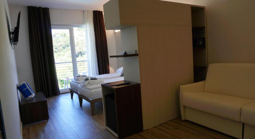Image of Junior Suite with Balcony 10
