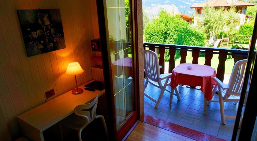 Image of Family Room with Garden View 8