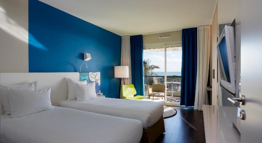 Image of Twin Room with Balcony and Sea View 0