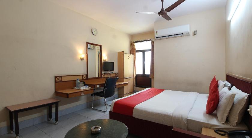 Hotel Saaket Residency - Hotel in Daba Gardens