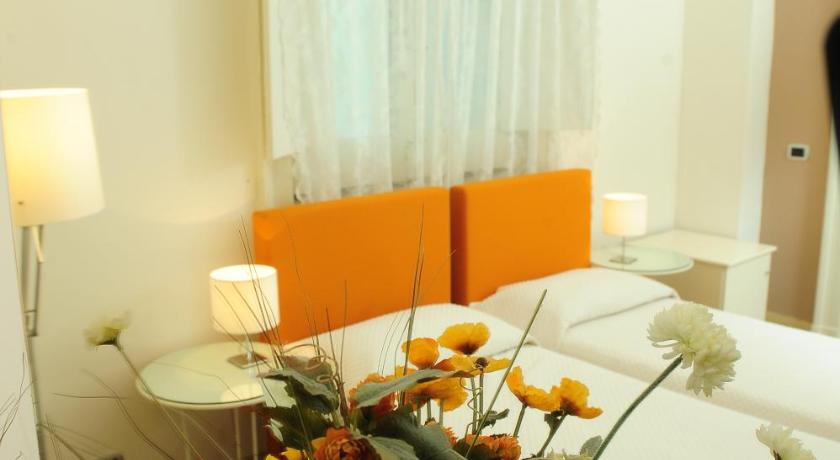 Image of Twin Room 6