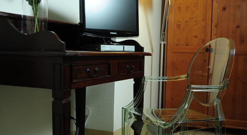 Image of Twin Room 14