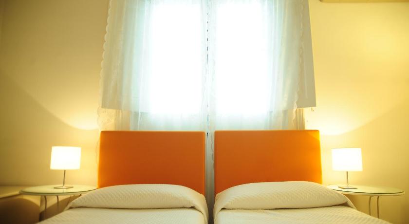 Image of Twin Room 10