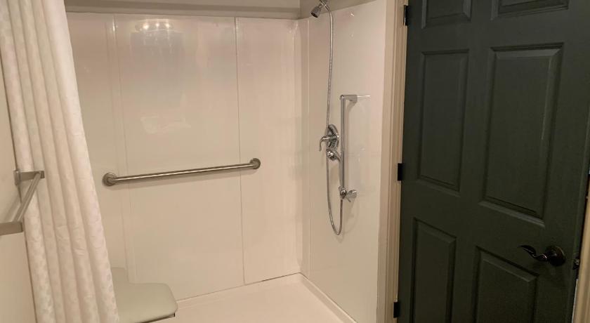 Eagles Den Suites at Andrews photo