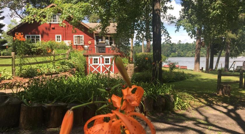 Rainbow's End Resort Camp — Hotel in Chetek (WI)