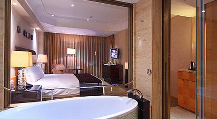 Image of Superior King Room 1