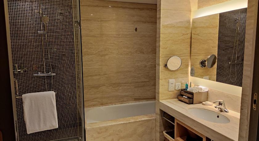 Image of Superior Suite King 4