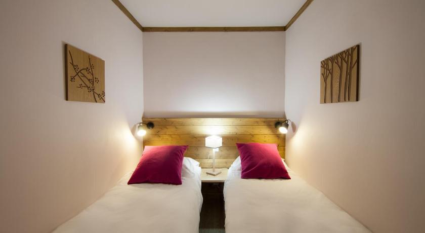 Two-Bedroom Apartment with Spa Access (5 Adults), CGH Residences & Spas les Chalets du Soleil Contemporain in Saint-Martin-de-Belleville