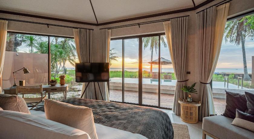 Image of Beachfront Pool Villa 6