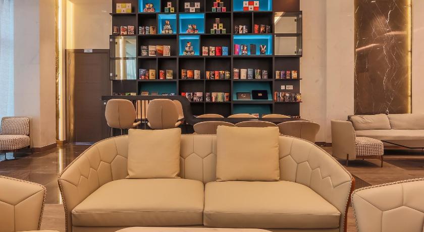 Edge Creekside Hotel - image 6