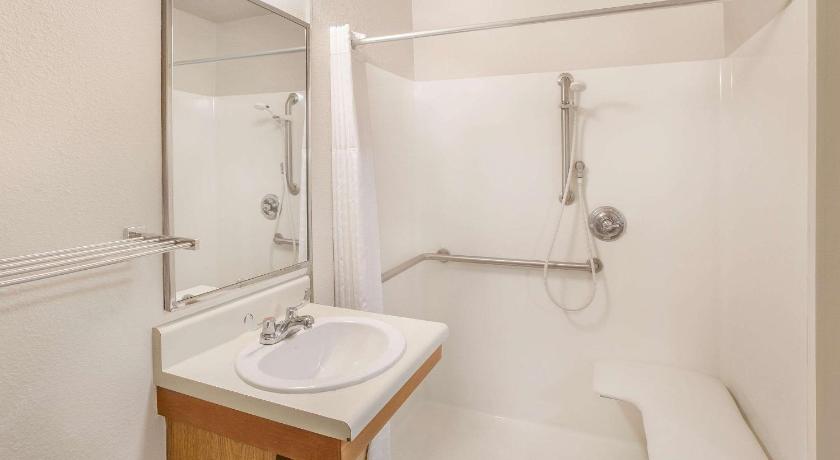 WoodSpring Suites Tyler Rose Garden photo