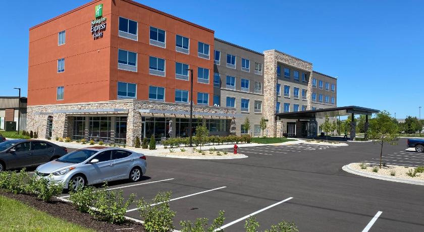 Holiday Inn Express And Suites Madison West - Middleton