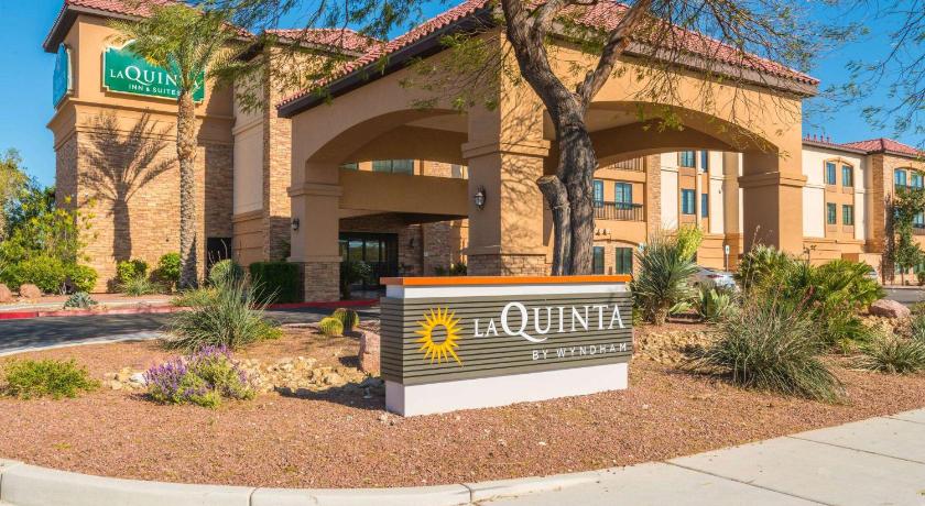 La Quinta Inn & Suites by Wyndham Las Vegas Airport South