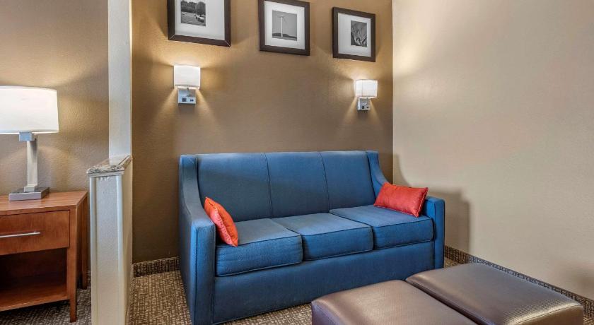 Comfort Suites Terre Haute University Area