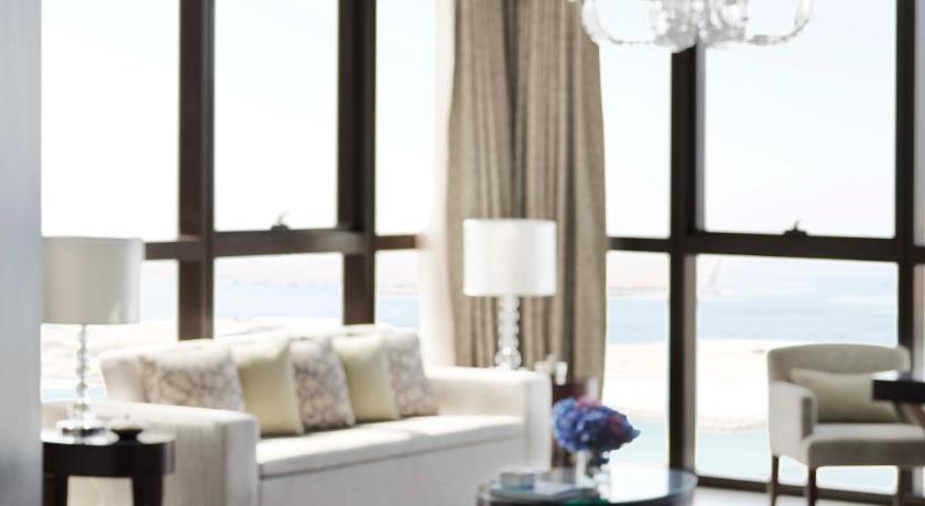 Bab Al Qasr Hotel - image 13