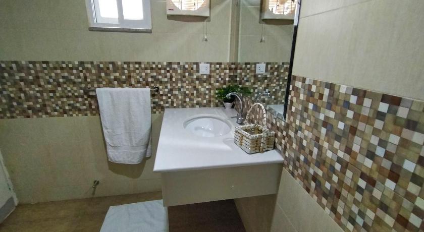 Hotel Gulberg Grand photo