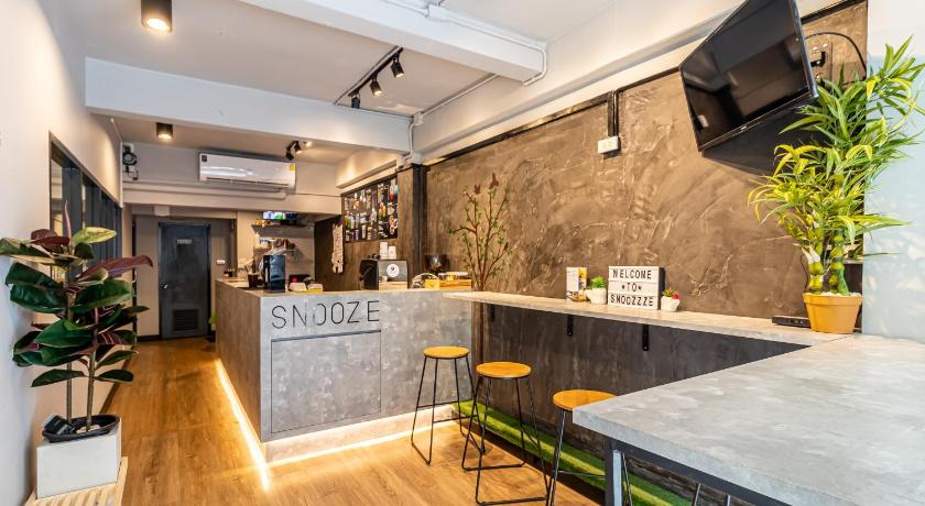Snoozzze Hostel ใกล้รถไฟฟ้า ย่านบางรัก — Hotel in Bangkok