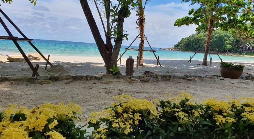 Blue Bay Bungalow photo