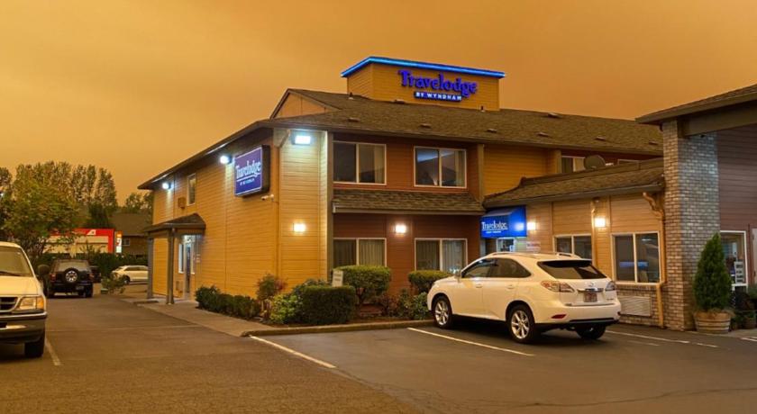 Travelodge Suites by Wyndham Newberg