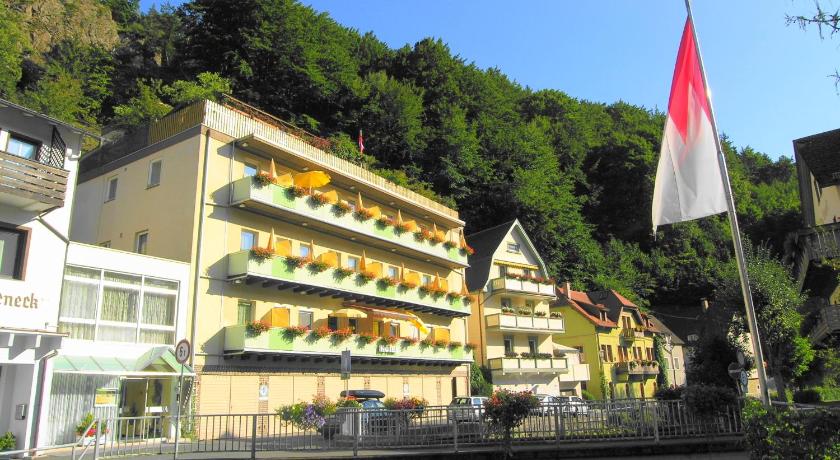 Entrance, Hotel Heissinger in Bad Berneck im Fichtelgebirge