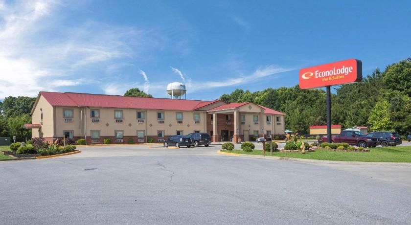 Econo Lodge  Inn & Suites